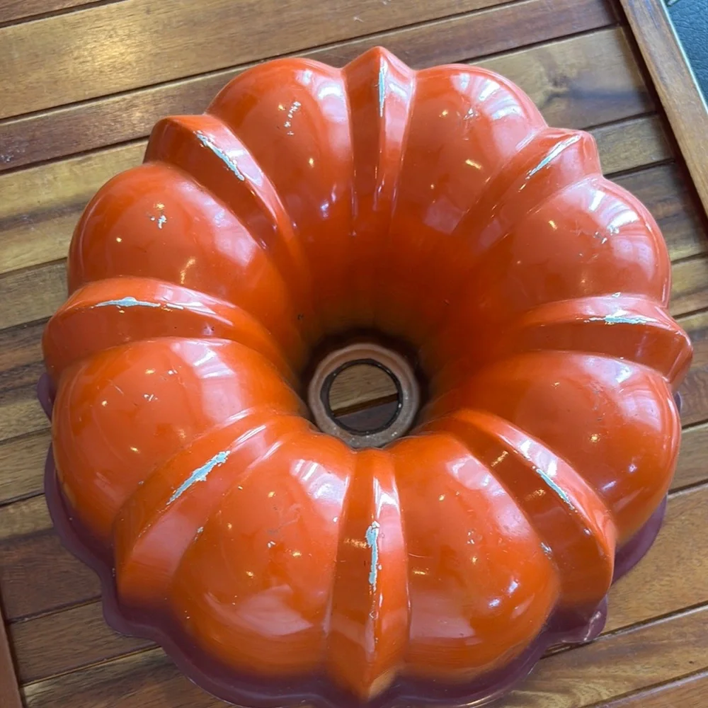 Nordic Ware Bundt Cake Pan Cast Aluminum Fluted Tube Tangerine Orange w Box etc